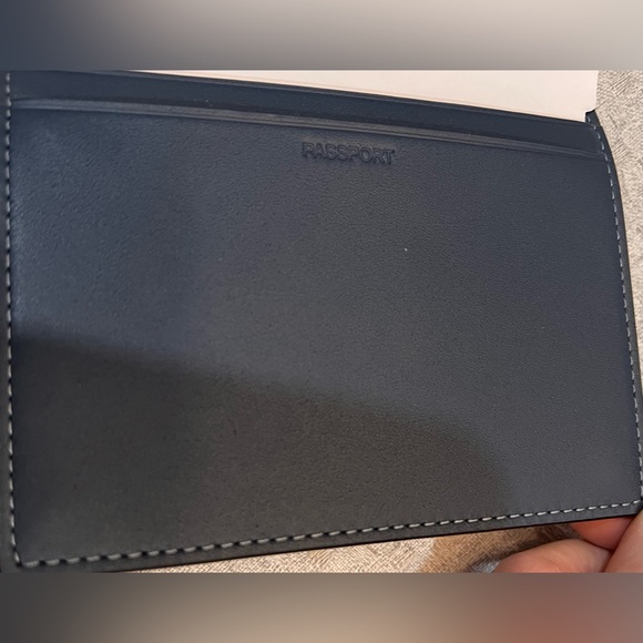 Coach whimsical NWT Gunmetal/Denim Multi Passport Card Case With Fish Print - Picture 16 of 16